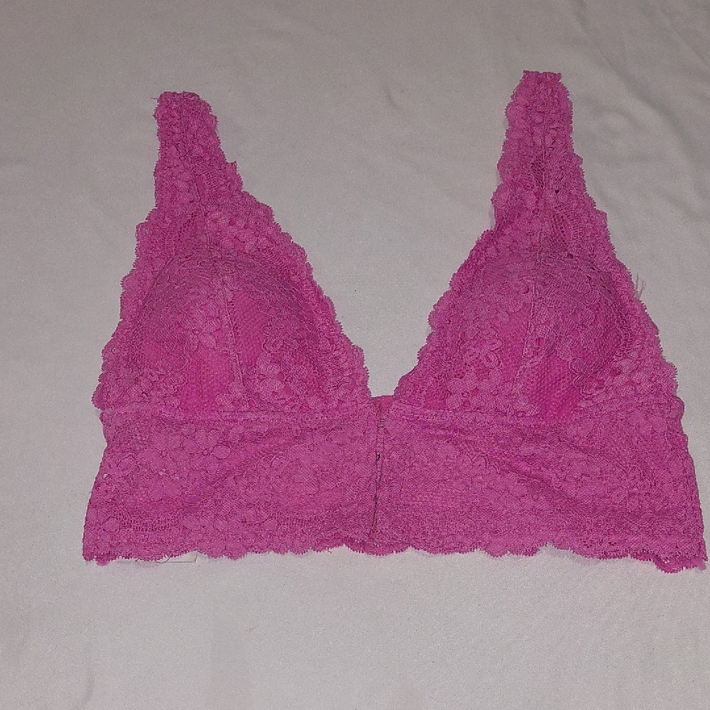 Forever 21 Pink Lace Bralette New .Hooks In The Front .size M
